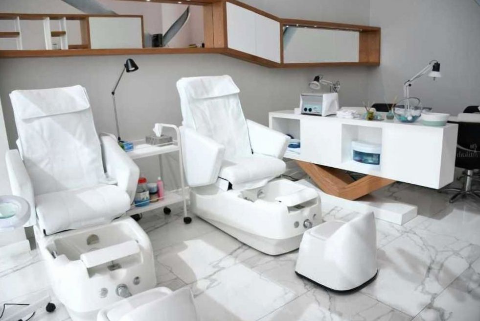 In-salon coloring